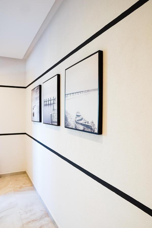 Mega Hotel Gjirokastër Екстериор снимка
